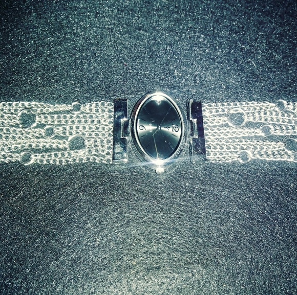 Ladies Watch - Picture 2 of 2